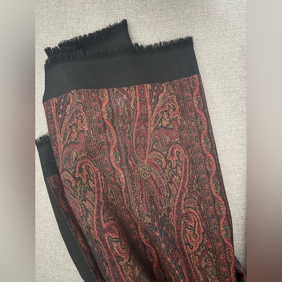 VALENTINO GARAVANI Paisley Print Fringe Large Shawl - Picture 4 of 13